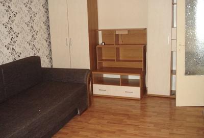 Apartament cu 3 camere decomandat în Șoimuș - 1