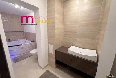 Apartament cu 4 camere în Central - 1