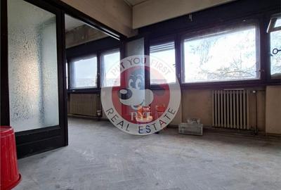 Apartament cu 5 camere semidecomandat în Victoriei