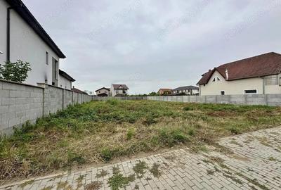 Teren de 930 mp, în Lunei - 2