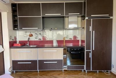 Apartament cu 3 camere semidecomandat în Baba Novac - 9