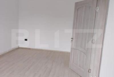 Casă cu 7 camere cu Teren 1388 Mp în Central - 14