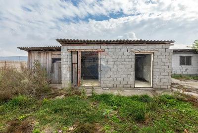 Casă cu 9 camere cu Canalizare în Central - 6