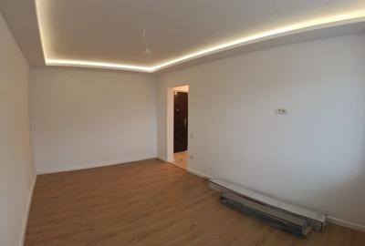 Apartament cu 3 camere decomandat în Costin Georgian