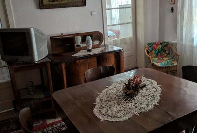 Vand casa si teren central Targoviste - 8