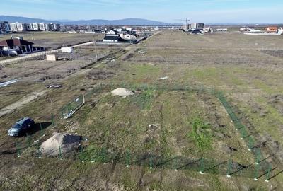Teren Construcții intravilan de 662 mp, în Nord - 10