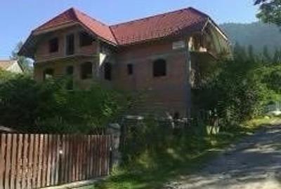 Casă cu 15 camere cu Teren 700 Mp în Băile Tușnad