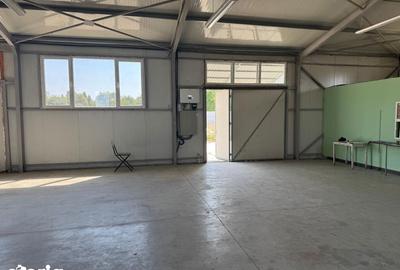 Spațiu comercial, de 280 mp, în Central - 4