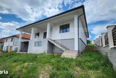 Casă cu 4 camere cu Teren 500 Mp în Sâncraiu de Mureș