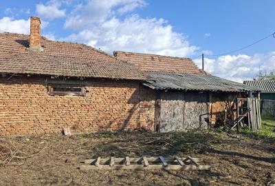 Casă cu 3 camere în Sâmburești
