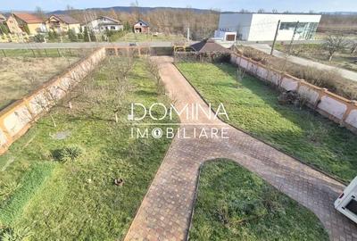 Casă cu Teren 6885 Mp în Telești - 2