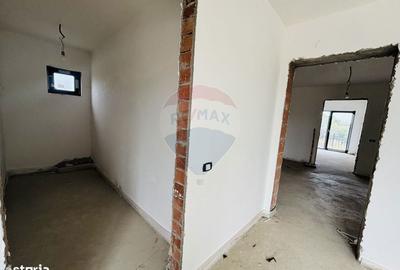 Casă cu 8 camere cu Teren 520 Mp în Balotești - 17