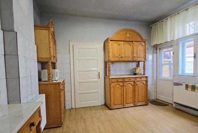 CASA DE VANZARE, SEMICENTRAL, ZONA STRAZILOR AL. VLAHU?A/C. TANASE - 8