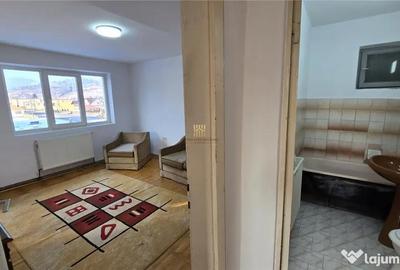 Apartament cu 3 camere semidecomandat în Molid - 6
