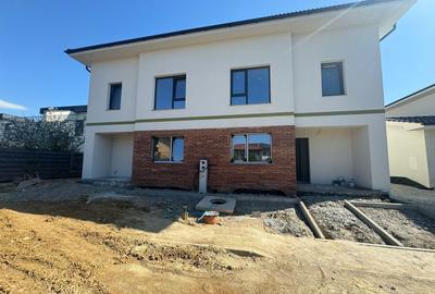 Duplex cu 6 camere cu Canalizare în Florești - 1