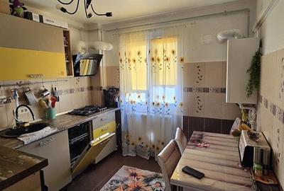 Apartament cu 3 camere semidecomandat, mobilat în Berceni - 3