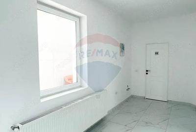 Spa?iu comercial stradal de inchiriat - 4