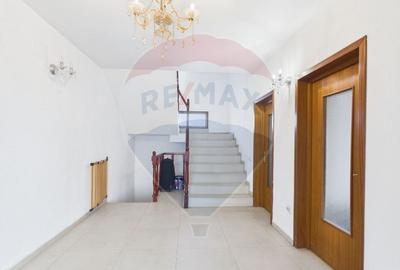 Casă cu 6 camere cu Teren 1200 Mp în Tâncăbești - 4