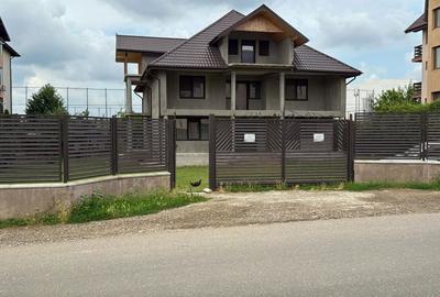 Casă cu 4 camere în Valea Adâncă - 4