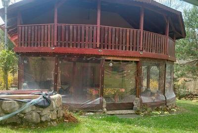 Casă cu 5 camere cu Teren 1100 Mp în Poiana