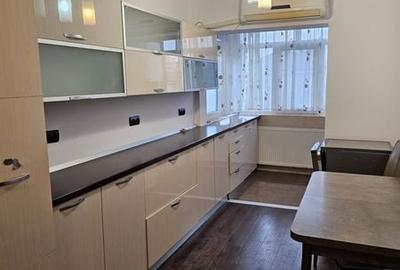 Apartament cu 2 camere decomandat în Decebal