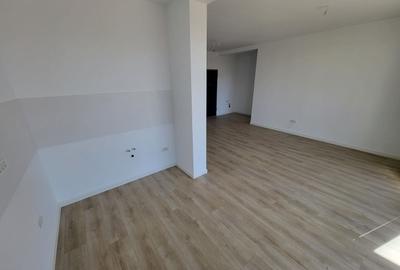 COMISION%. BLOC NOU in ORAS. ETAJ 1. Langa Magazine si mijloace de transport - 5