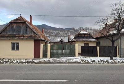 Casă cu 2 camere cu Teren 1497 Mp în Poiana Sărată - 1