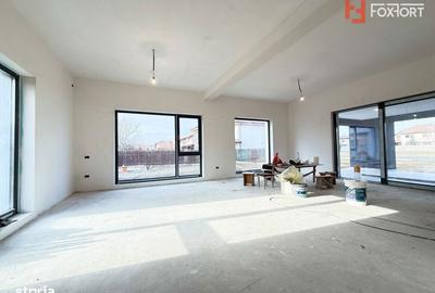 Casă cu 4 camere în Dumbrăvița