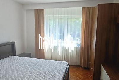 Apartament cu 3 camere decomandat, mobilat în Vasile Aaron