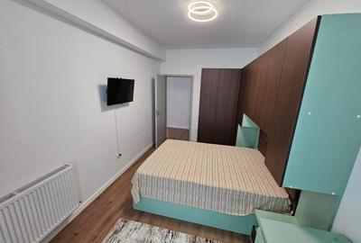 Apartament cu 3 camere decomandat în Universitate