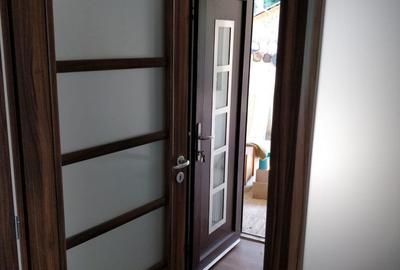 Casă cu 10 camere cu Teren 1087 Mp în Poienari - 2