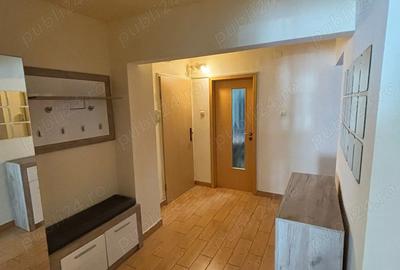 Apartament cu 3 camere decomandat în Girocului - 3