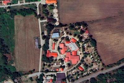 Camping 27.000 MP în Venus Camping 27.000 MP în Venus - 3