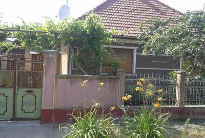 Proprietar-vand urgent casa cu curte ,gradina , imediat ocupabila si locuibila - 7