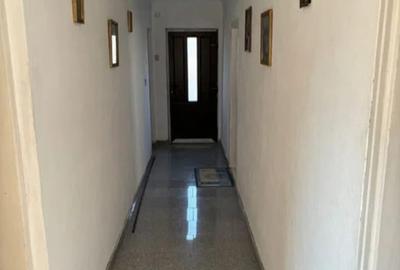 Casă cu 7 camere cu Teren 1974 Mp în Sud - 4