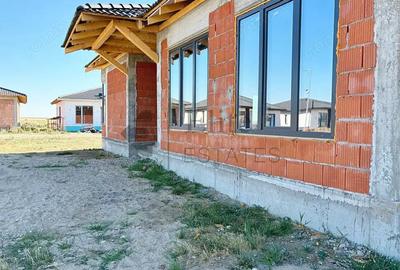 Casa la rosu cu 4 camere de vanzare in Santandrei Casa la rosu cu 4 camere de vanzare in Santandrei - 3