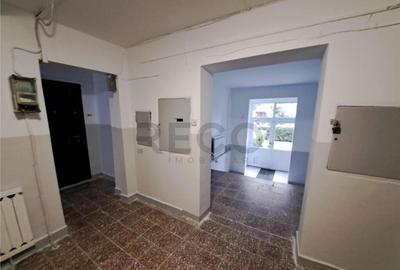 Apartament cu 2 camere decomandat în Rogerius