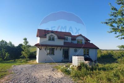 De vanzare casa cu un proiect deosebit, la rosu , Str. Gheorghe Doja - 39