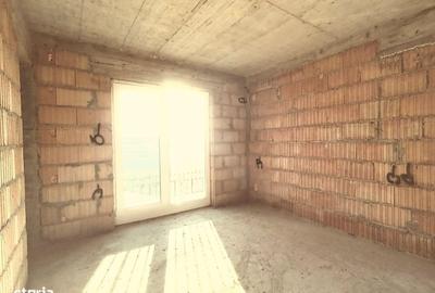 Casă cu 4 camere cu Canalizare în Dumbrăvița