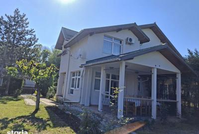 Casă cu 4 camere cu Teren 613 Mp în Bucov - 1