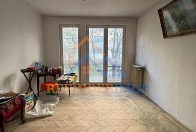 Apartament de vanzare cu 3 camere, zona Titan - 2