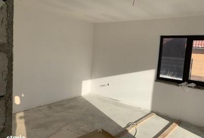 Casă cu 5 camere cu Teren 1390 Mp în Vicovu de Sus - 2