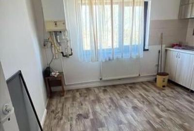 Garsonieră decomandată în Km 4 - 4
