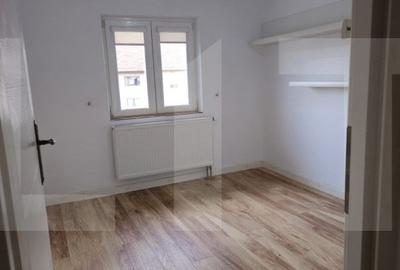 Apartament de vanzare, cu 4 camere, 94 mp, zona Andrei Șaguna - 10