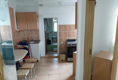 Apartament cu 2 camere decomandat în Universitate