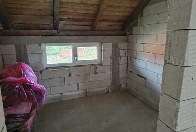 Vand casa la ro?u in zona lini?tita - 2