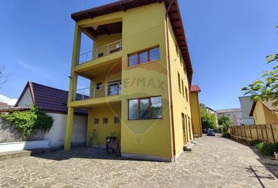 Spațiu comercial, de 798 mp, în Central - 9