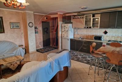 Apartament cu 3 camere decomandat în Ștefan cel Mare
