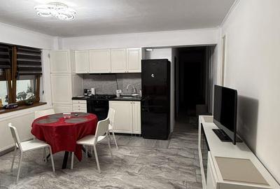 Apartament cu 3 camere, mobilat în Central - 1