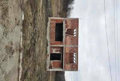 Casă cu 3 camere cu Teren 1700 Mp în Central - 3